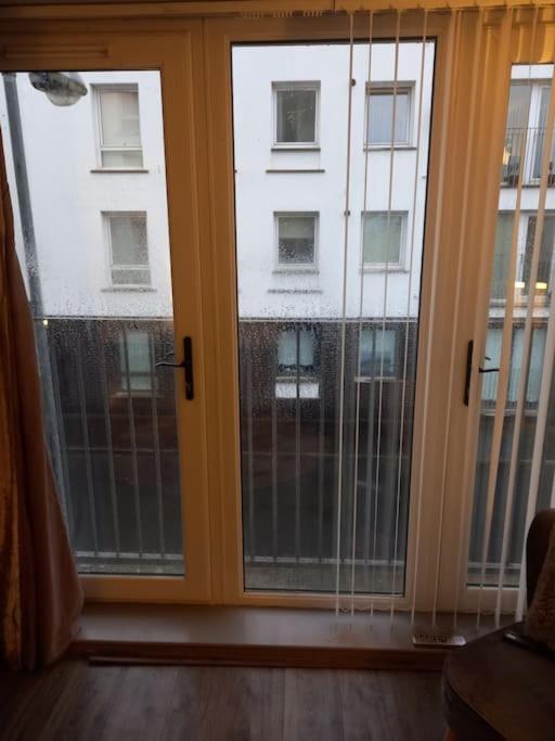 Modern 2-Bedroom City Apartment With Free Parking Belfast Exteriör bild