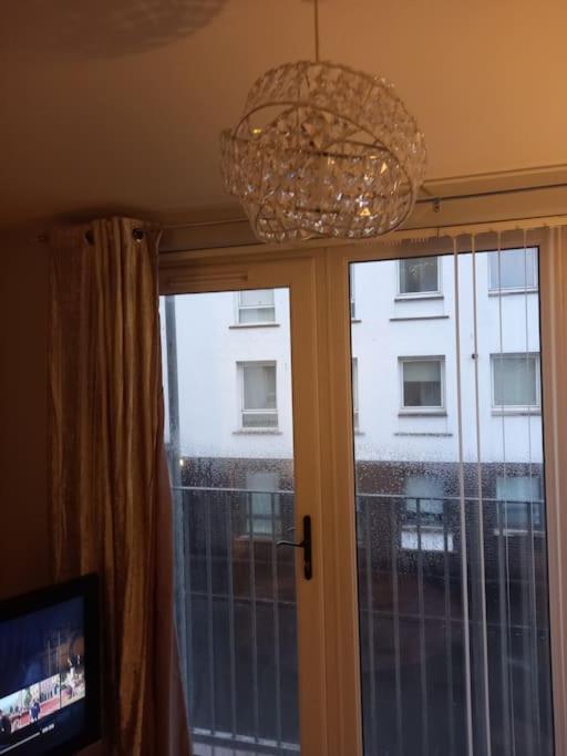 Modern 2-Bedroom City Apartment With Free Parking Belfast Exteriör bild