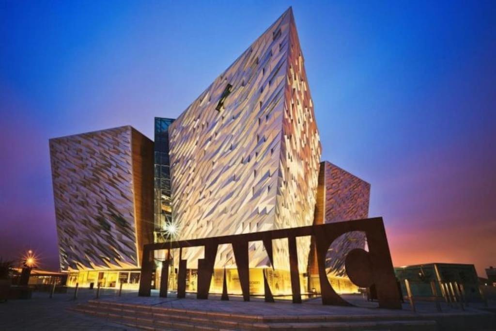 Modern 2-Bedroom City Apartment With Free Parking Belfast Exteriör bild